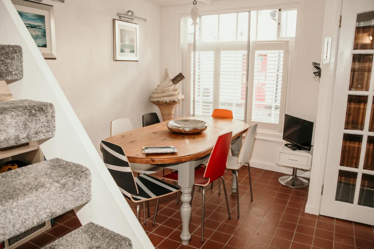 Seatown, Beautiful Townhouse In Central ウェーマス エクステリア 写真